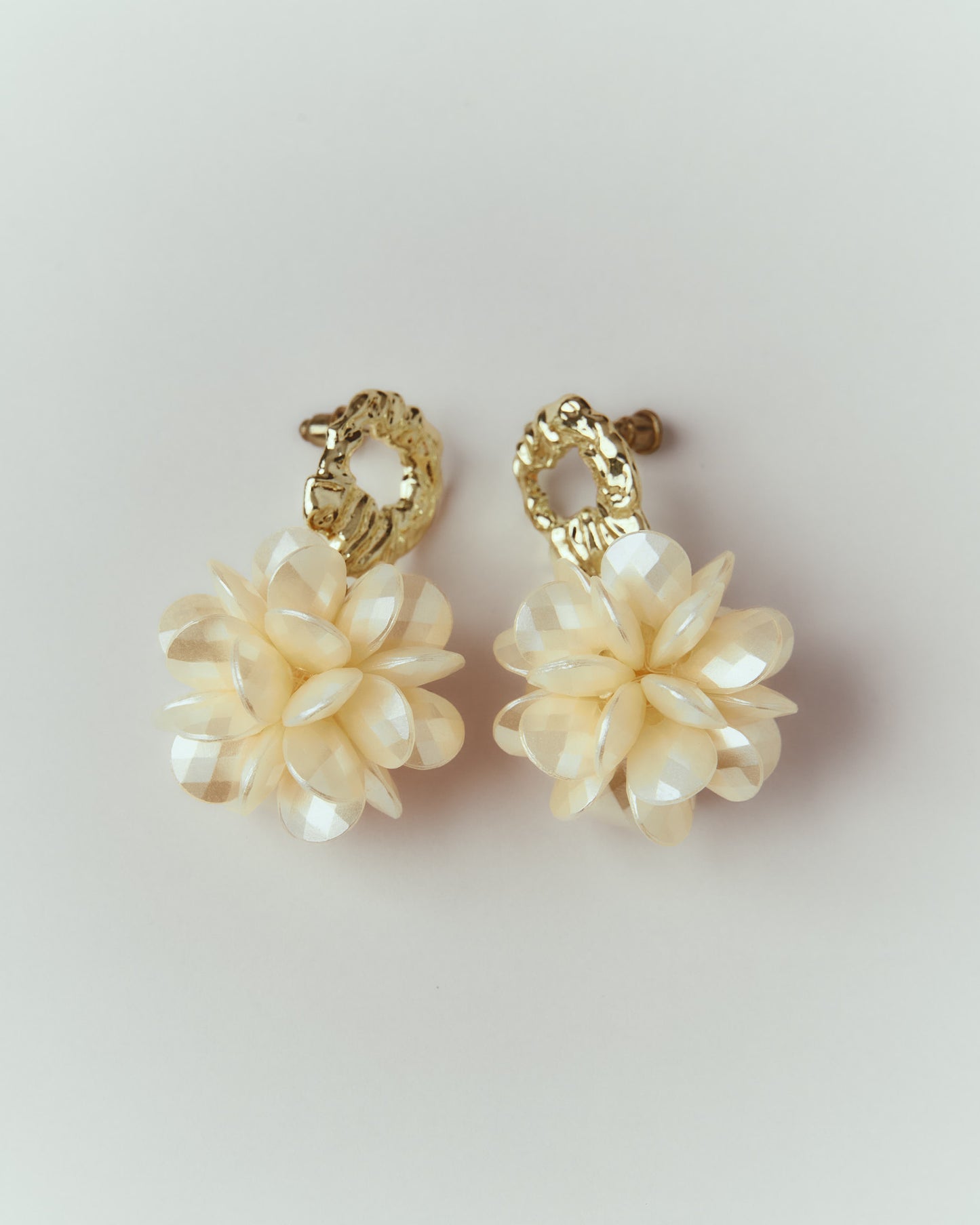 Lumière Fleur pierce