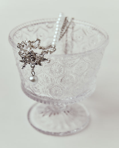 Fleur de Nuit Asymétrique necklace