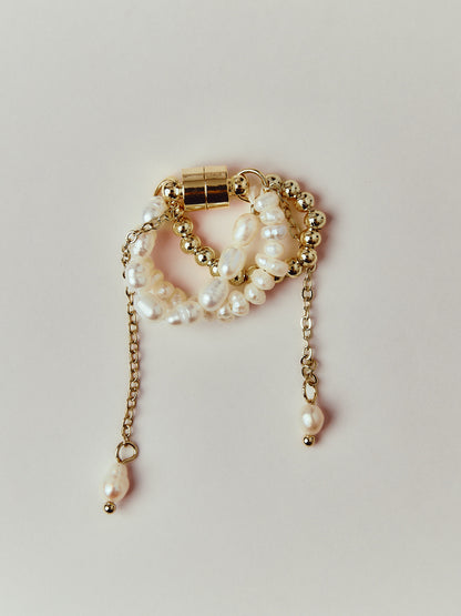 Lueur Drape magnet ear cuff